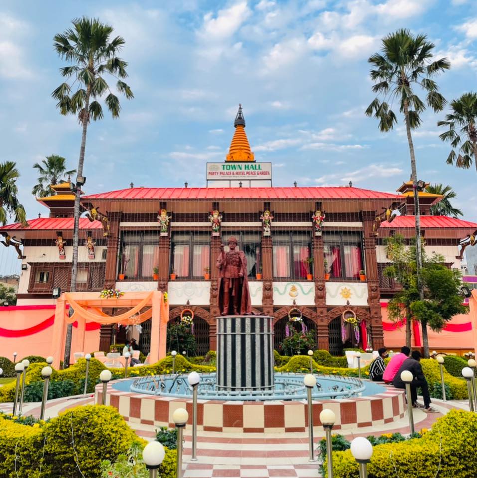 Town Hall Hotel & party palace 